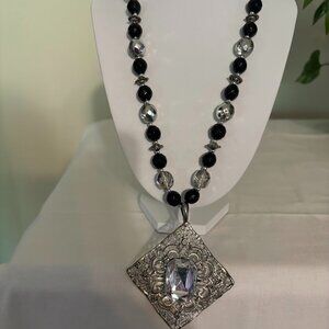 Beautiful Black, Clear and Silver Tone Necklace with Pendant (22")